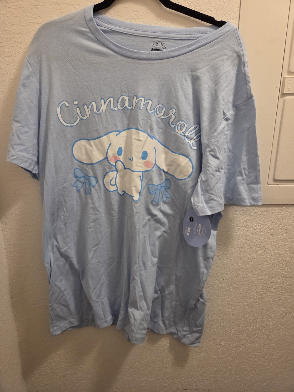 Cinnamon Roll XL T-Shirt XL NWT
